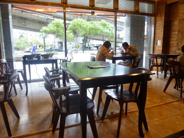 成忠樓蘭州牛肉拉麵：【新竹/口碑劵】正統蘭州拉麵在台灣，溫暖美食.地方美味與老眷村的人情味－成忠樓蘭州牛肉拉麵