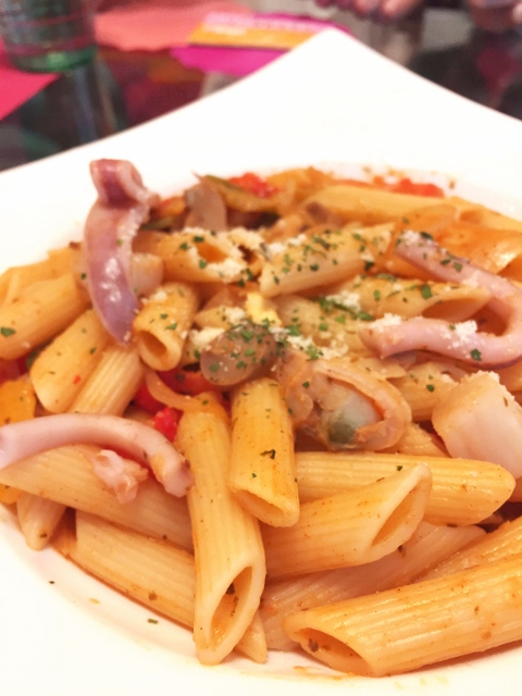 新北新莊) 荷亞輕食館-  一起讓肚子~荷亞~吧 !