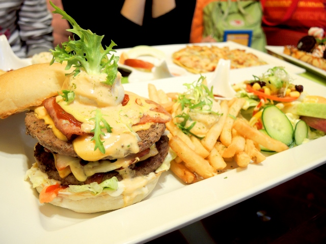 新北新莊) 荷亞輕食館-  一起讓肚子~荷亞~吧 !