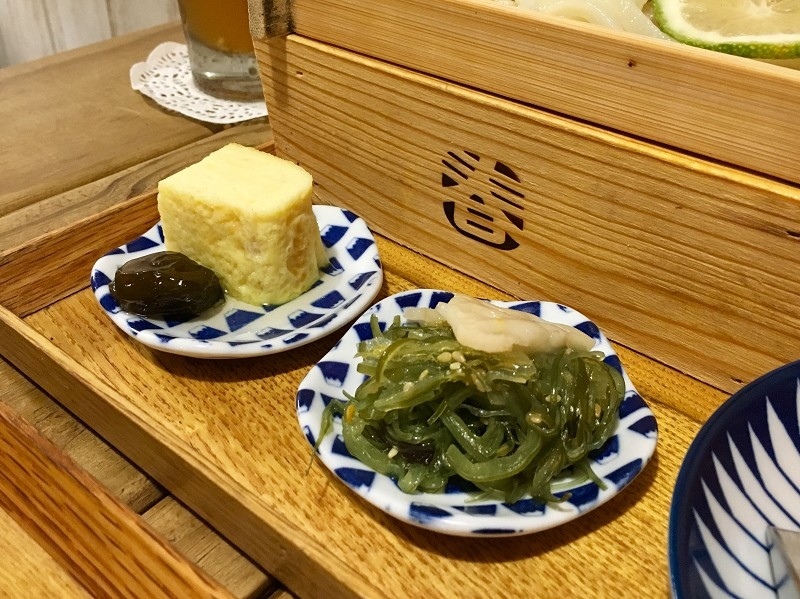 【新北｜頂溪站】A day 日日村＿永和仁愛公園文青復古食堂＿噴汁唐揚炸雞讓人情不自禁的吮指回味