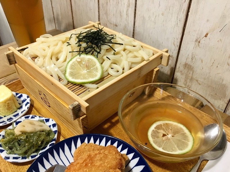 【新北｜頂溪站】A day 日日村＿永和仁愛公園文青復古食堂＿噴汁唐揚炸雞讓人情不自禁的吮指回味