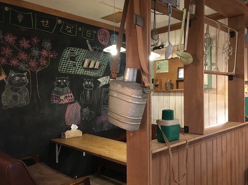 【新北｜頂溪站】A day 日日村＿永和仁愛公園文青復古食堂＿噴汁唐揚炸雞讓人情不自禁的吮指回味