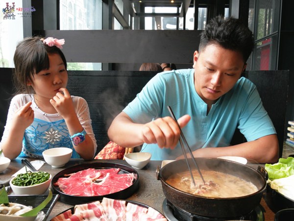 村民食堂, 桃園火鍋, 桃園美食, 海月鍋物, 火鍋, 藝文特區美食