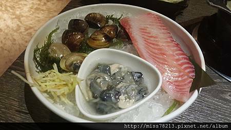 桃園市區。村民食堂-海月鍋物 推薦桃園好吃必吃火鍋、裝潢大氣氣氛佳的火鍋、翼板牛肉海陸鍋好好吃