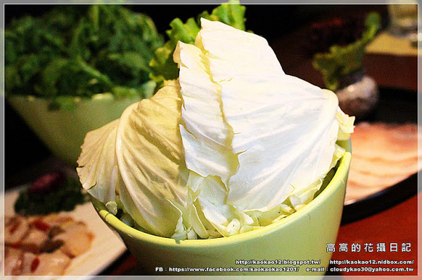 聚梧桐 臻品麻辣鍋物:【高雄】新興區。聚梧桐 臻品麻辣鍋物《可以喝的麻辣鍋》 三訪