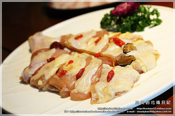 聚梧桐 臻品麻辣鍋物:【高雄】新興區。聚梧桐 臻品麻辣鍋物《可以喝的麻辣鍋》 三訪