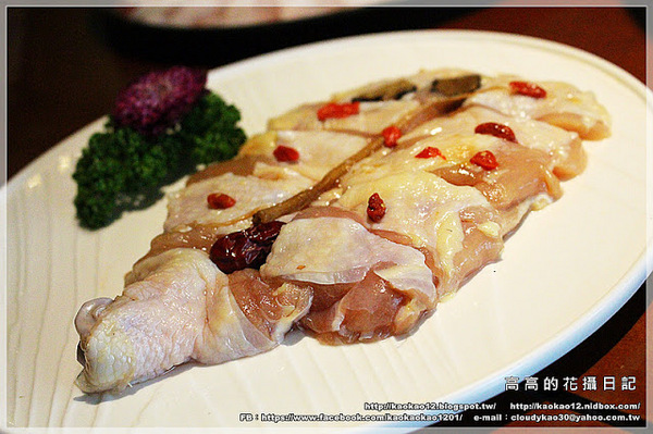 聚梧桐 臻品麻辣鍋物:【高雄】新興區。聚梧桐 臻品麻辣鍋物《可以喝的麻辣鍋》 三訪