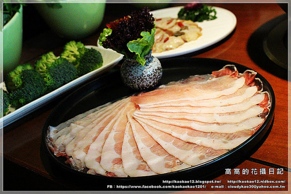 聚梧桐 臻品麻辣鍋物:【高雄】新興區。聚梧桐 臻品麻辣鍋物《可以喝的麻辣鍋》 三訪