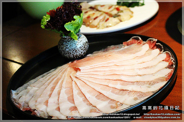 聚梧桐 臻品麻辣鍋物:【高雄】新興區。聚梧桐 臻品麻辣鍋物《可以喝的麻辣鍋》 三訪