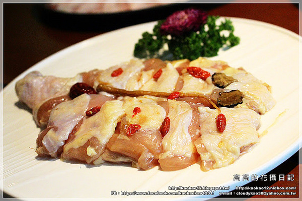 聚梧桐 臻品麻辣鍋物:【高雄】新興區。聚梧桐 臻品麻辣鍋物《可以喝的麻辣鍋》 三訪