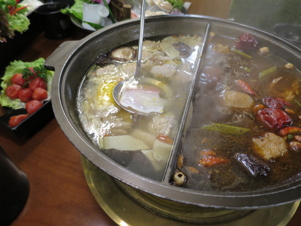 千里思念。相聚梧桐 / 聚梧桐 / 鍋物