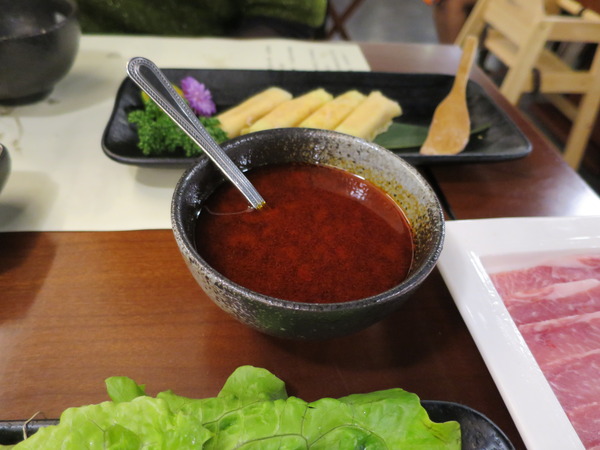 聚梧桐 臻品麻辣鍋物：千里思念。相聚梧桐~  ..聚梧桐-臻品麻辣鍋物