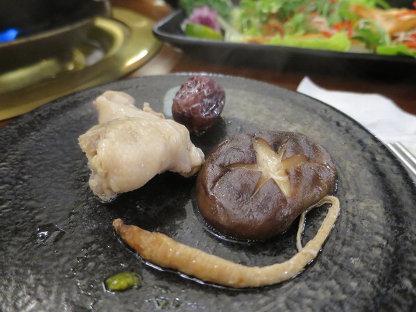 聚梧桐 臻品麻辣鍋物：千里思念。相聚梧桐~  ..聚梧桐-臻品麻辣鍋物