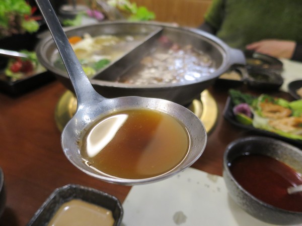 聚梧桐 臻品麻辣鍋物：千里思念。相聚梧桐~  ..聚梧桐-臻品麻辣鍋物