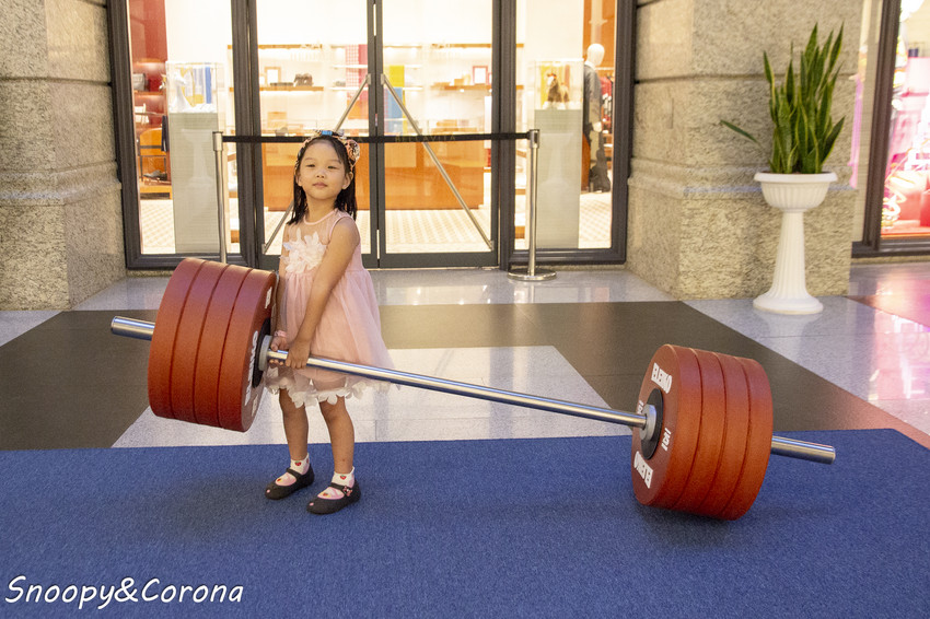 【玩樂．台北】BELLAVITA寶麗廣場粉紅運動小市集～粉紅色的游泳池、籃球場、淋浴間，最夢幻IG打卡景點 - 史努比遊樂園