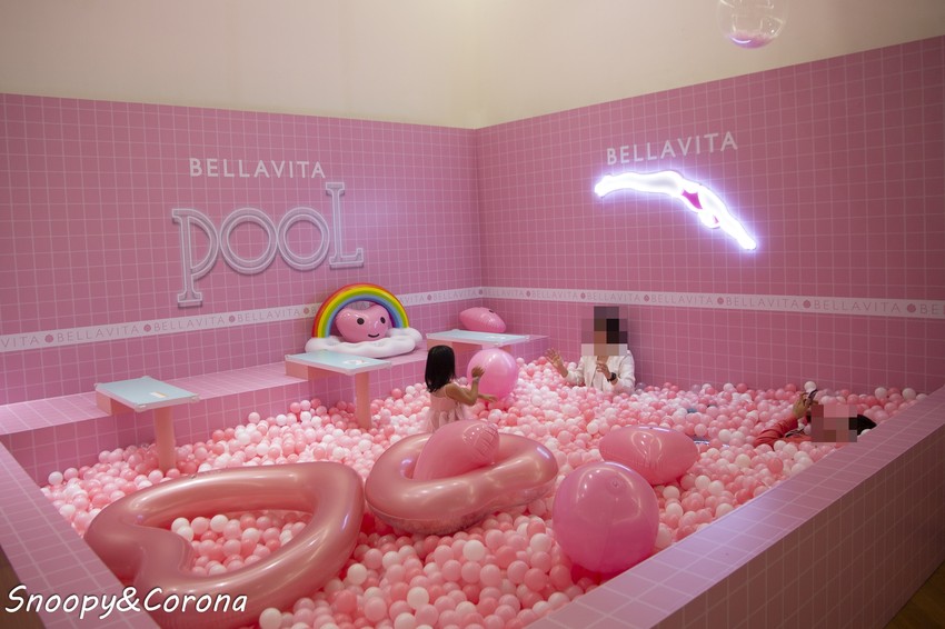 【玩樂．台北】BELLAVITA寶麗廣場粉紅運動小市集～粉紅色的游泳池、籃球場、淋浴間，最夢幻IG打卡景點 - 史努比遊樂園