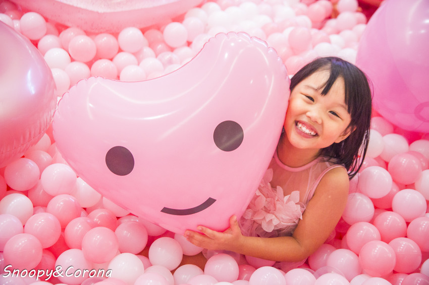 【玩樂．台北】BELLAVITA寶麗廣場粉紅運動小市集～粉紅色的游泳池、籃球場、淋浴間，最夢幻IG打卡景點 - 史努比遊樂園