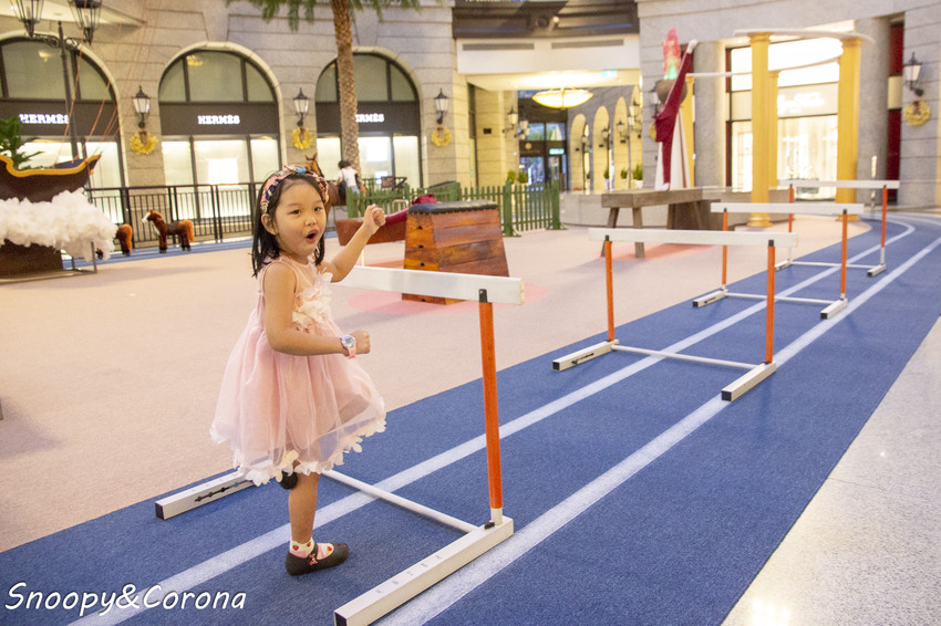 【玩樂．台北】BELLAVITA寶麗廣場粉紅運動小市集～粉紅色的游泳池、籃球場、淋浴間，最夢幻IG打卡景點 - 史努比遊樂園