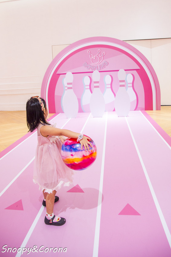 【玩樂．台北】BELLAVITA寶麗廣場粉紅運動小市集～粉紅色的游泳池、籃球場、淋浴間，最夢幻IG打卡景點 - 史努比遊樂園