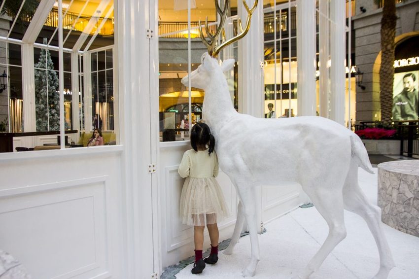 【台北活動】2018BELLAVITA寶麗聖誕奇境／貴婦百貨變成夢幻雪白世界，今年耶誕打卡必拍