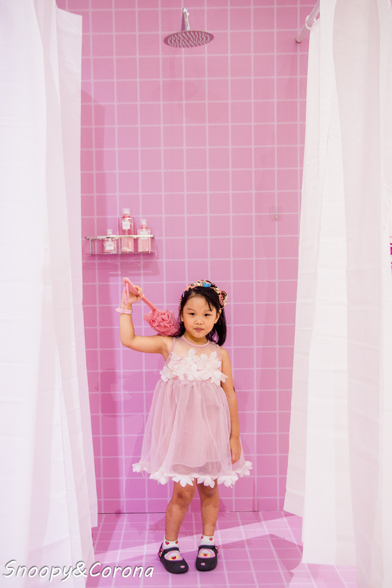 【玩樂．台北】BELLAVITA寶麗廣場粉紅運動小市集～粉紅色的游泳池、籃球場、淋浴間，最夢幻IG打卡景點 - 史努比遊樂園