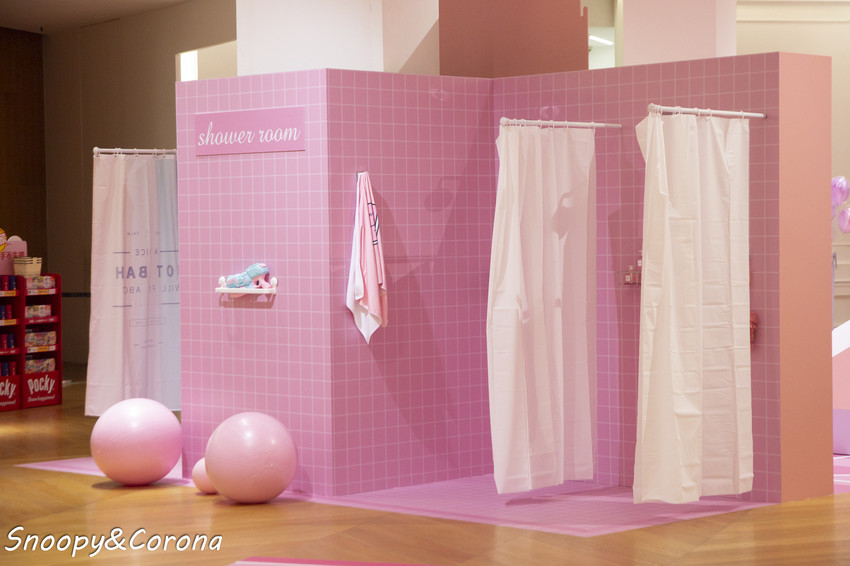 【玩樂．台北】BELLAVITA寶麗廣場粉紅運動小市集～粉紅色的游泳池、籃球場、淋浴間，最夢幻IG打卡景點 - 史努比遊樂園