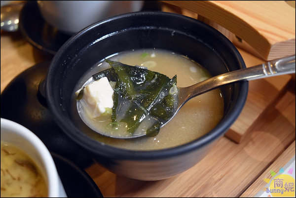 神川日式料理：中科美食。神川丼飯專賣。高CP值爆量肉山丼用料實在完勝連鎖丼飯店 值得再回訪