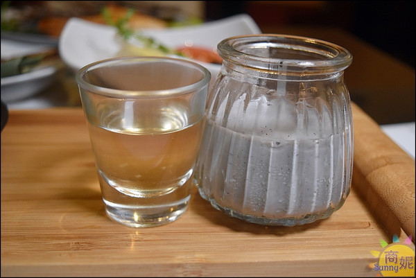 神川日式料理：中科美食。神川丼飯專賣。高CP值爆量肉山丼用料實在完勝連鎖丼飯店 值得再回訪