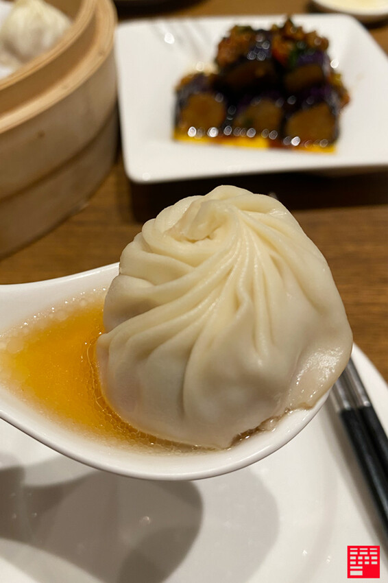 台中大遠百美食/台灣之光~享譽國際的小籠包「鼎泰豐」!冬至還有熱湯圓