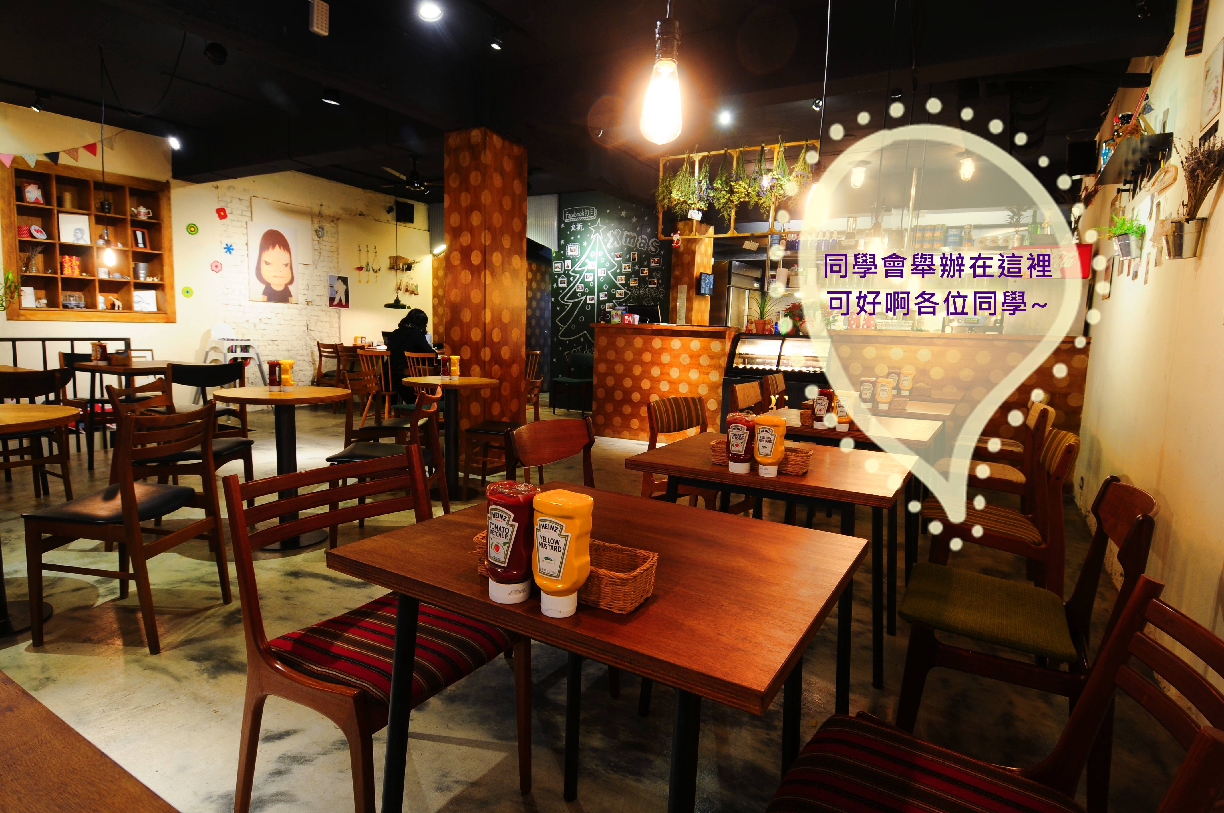 奈良美智的掛畫 搭配美式早午餐