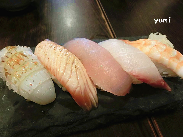桀すし日本料理:【台中食記】公益路平價日本料理!高cp值~生牛肉片&披薩握壽司讓人回味無窮@桀すし日本料理 桀すし日本料理:【台中食記】公益路平價日本料理!高cp值~生牛肉片&披薩握壽司讓人回味無窮@桀すし日本料理