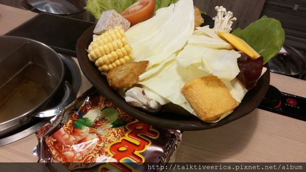 『呷』「捷運行天宮站」☆ 藍象廷泰式火鍋 ☆ 酸辣又開胃的泰式火鍋