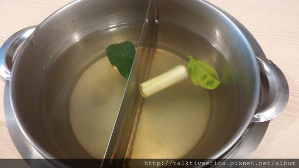 『呷』「捷運行天宮站」☆ 藍象廷泰式火鍋 ☆ 酸辣又開胃的泰式火鍋