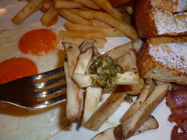 House Bistro 好適廚坊：紮實多汁的經典牛肉堡--House Bistro 好適廚坊口碑券体驗心得