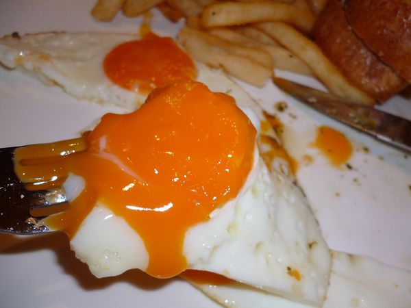 House Bistro 好適廚坊：紮實多汁的經典牛肉堡--House Bistro 好適廚坊口碑券体驗心得