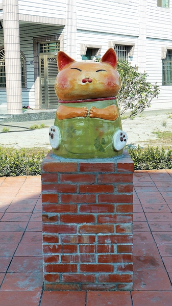 三民社區享幸福廊道：【彰化田中景點】窯燒陶板藝術三民社區~平凡的鄉村有小小的貓世界