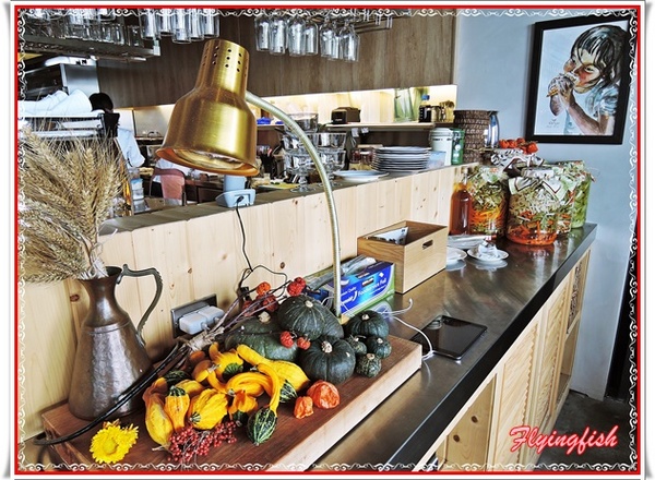 包心菜實驗廚房：✜ 白天及夜晚皆美,讓人耳目一新滴鄉村風健康餐飲空間 - 台中「包心菜實驗廚房」 ٩(๑❛ᴗ❛๑)۶