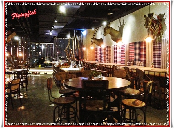 包心菜實驗廚房：✜ 白天及夜晚皆美,讓人耳目一新滴鄉村風健康餐飲空間 - 台中「包心菜實驗廚房」 ٩(๑❛ᴗ❛๑)۶