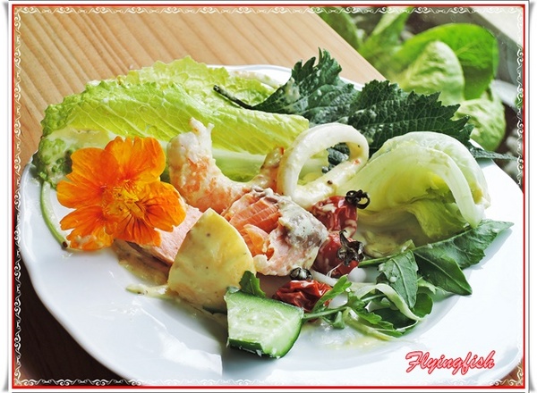 包心菜實驗廚房：✜ 白天及夜晚皆美,讓人耳目一新滴鄉村風健康餐飲空間 - 台中「包心菜實驗廚房」 ٩(๑❛ᴗ❛๑)۶