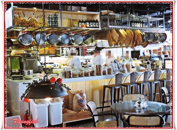 包心菜實驗廚房：✜ 白天及夜晚皆美,讓人耳目一新滴鄉村風健康餐飲空間 - 台中「包心菜實驗廚房」 ٩(๑❛ᴗ❛๑)۶