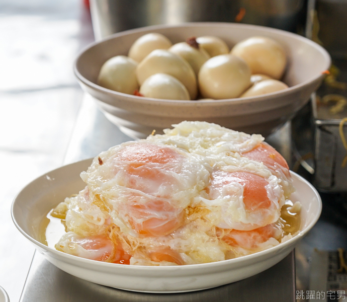 [嘉義美食]阿溪雞肉飯-嘉義早餐就吃雞肉飯  油蔥香氣爆錶，半熟鴨蛋太迷人   嘉義火雞肉飯推薦