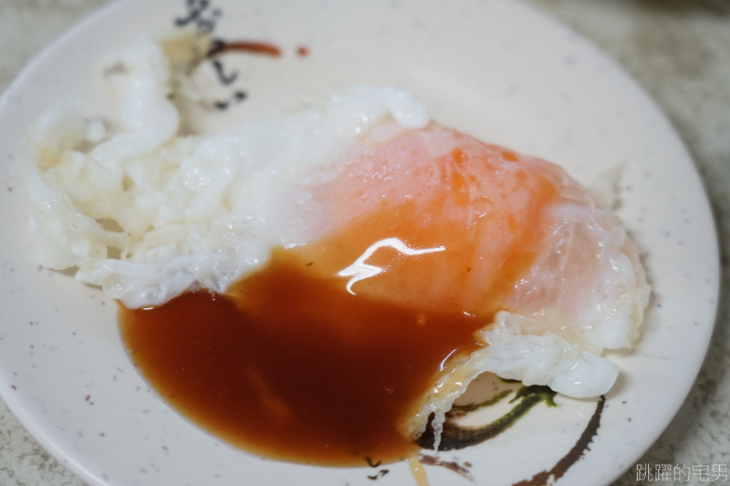 [嘉義美食]阿溪雞肉飯-嘉義早餐就吃雞肉飯  油蔥香氣爆錶，半熟鴨蛋太迷人   嘉義火雞肉飯推薦