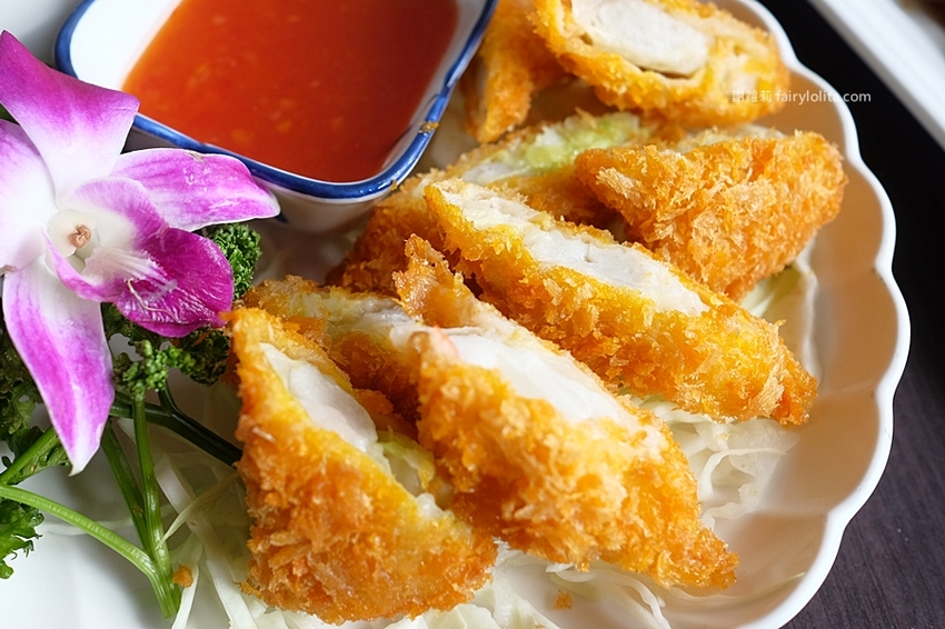 曼谷皇朝。挑戰全台超高CP值泰式料理,只要59元就能吃得到,消費滿700元再送椒麻雞! @蹦啾♥謝蘿莉 La vie heureuse