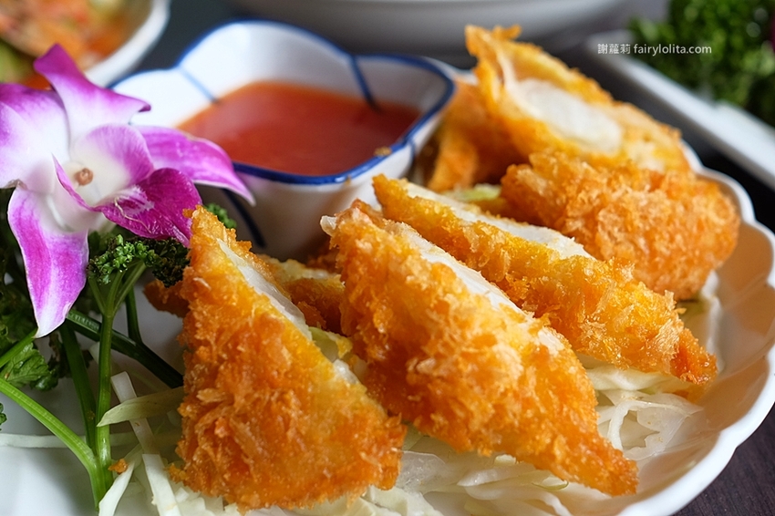 曼谷皇朝。挑戰全台超高CP值泰式料理,只要59元就能吃得到,消費滿700元再送椒麻雞! @蹦啾♥謝蘿莉 La vie heureuse