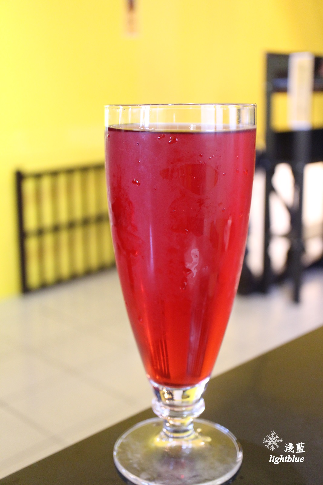 [ 龍山寺．西門站美食 ] 淺藍 ×  iHERE tea & cafe 當地小茶館～松露奶茶，奶茶界的LV