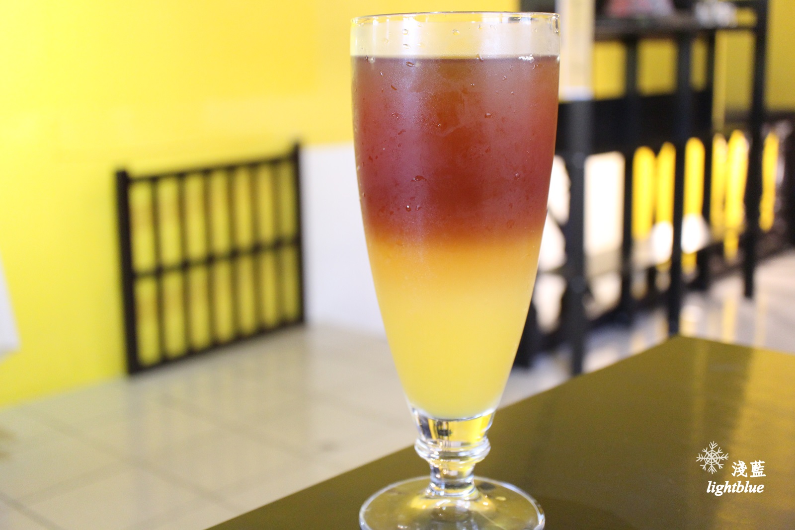 [ 龍山寺．西門站美食 ] 淺藍 ×  iHERE tea & cafe 當地小茶館～松露奶茶，奶茶界的LV