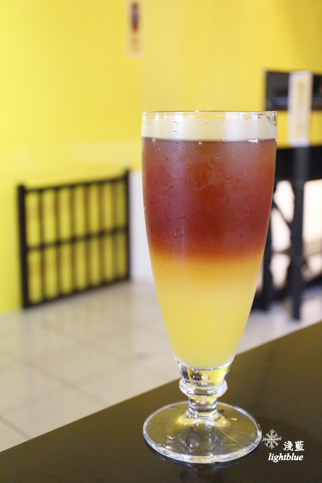 [ 龍山寺．西門站美食 ] 淺藍 ×  iHERE tea & cafe 當地小茶館～松露奶茶，奶茶界的LV