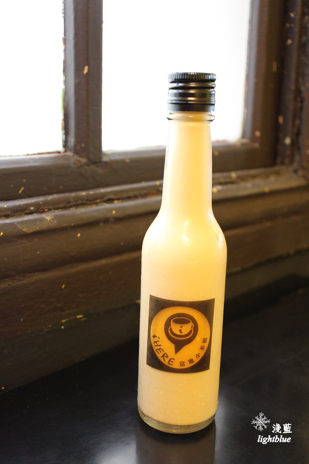 [ 龍山寺．西門站美食 ] 淺藍 ×  iHERE tea & cafe 當地小茶館～松露奶茶，奶茶界的LV