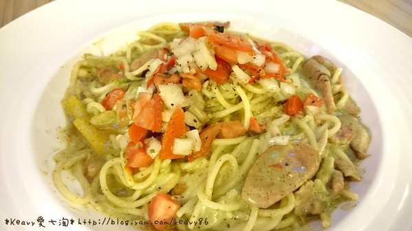 ★高雄三民★【Wow.F 沃夫餐廚(文山店)】浪漫霓虹燈下享義式美食。