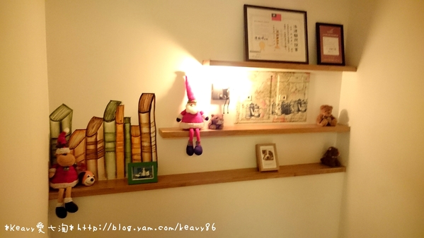 ★高雄三民★【Wow.F 沃夫餐廚(文山店)】浪漫霓虹燈下享義式美食。